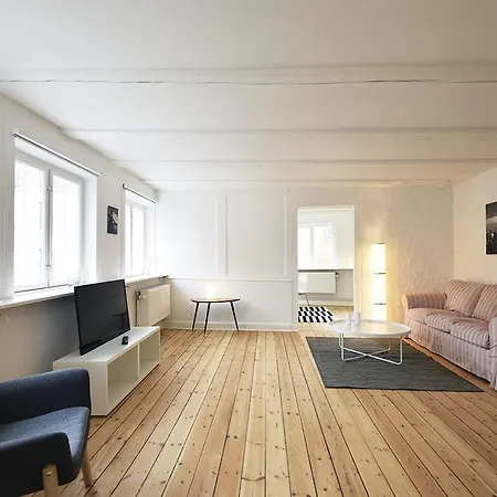 Gammel Mont Apartman Nivå